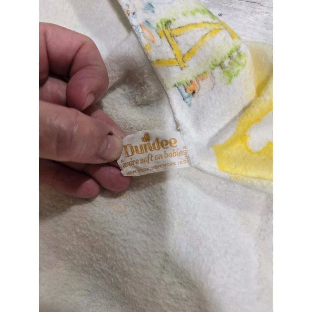 2-Vintage 1982 Dundee Mills Baby Blankets Yellow Bunny Kitten Nursery READ